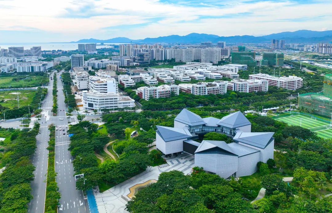 《光明日报》整版关注海南自贸港建设:构建高水平开放的新高地